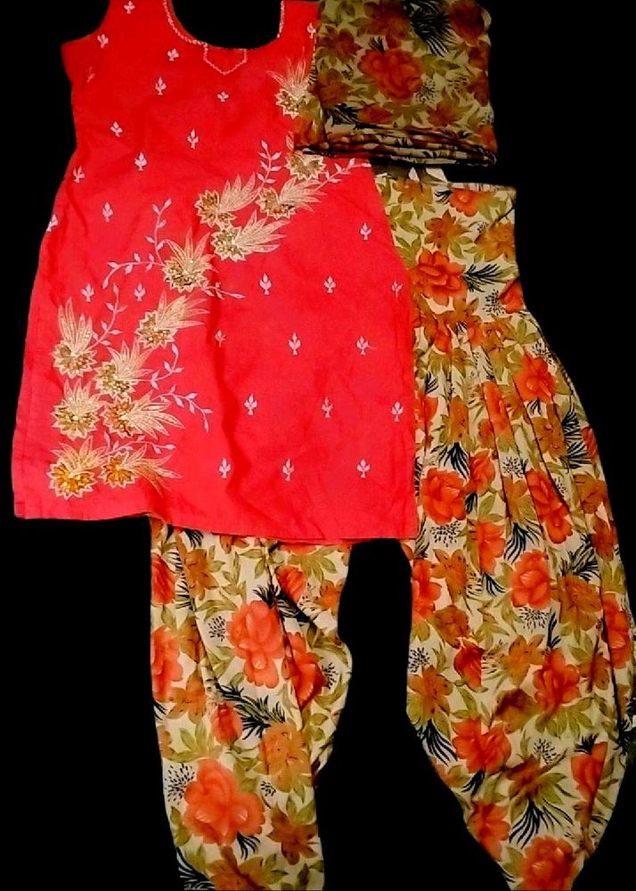 sleeveless salwar set with duppata