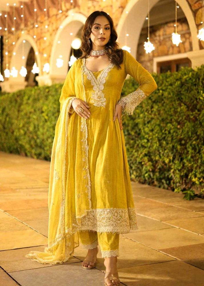 🌼Mustard Yellow Embroidered Kurta Set🌼