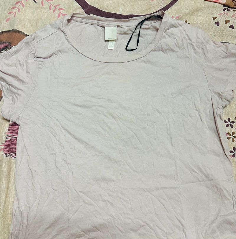 H&amp;M Tshirt