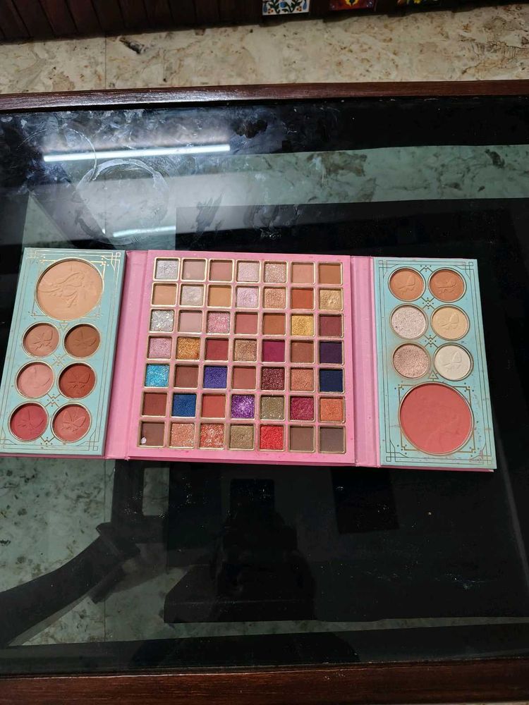 nude  Eyeshadow &amp; Blush Palette