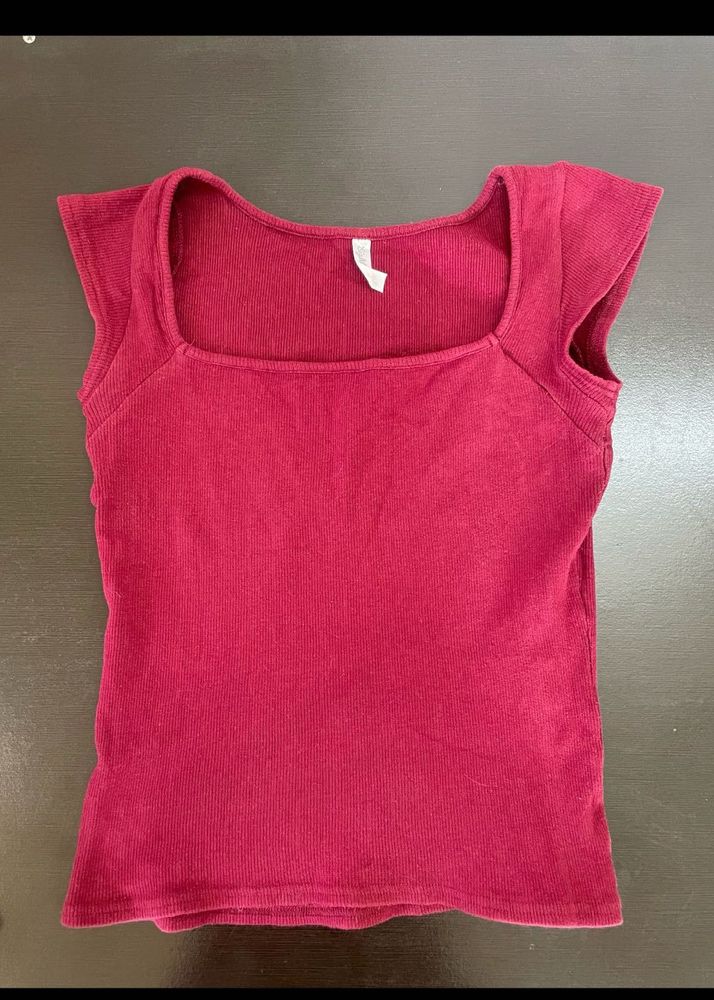 ribbed maroon top
