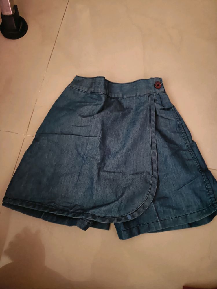 Skirt Cum Shorts With Flip