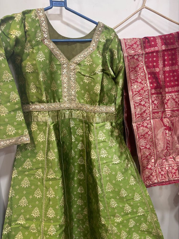 Green banarsi anarkali Set with Dupatta