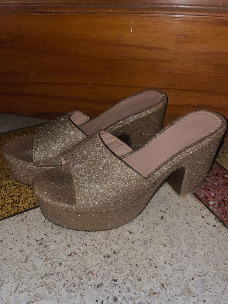 Vintage golden glittery heels 👠🔥