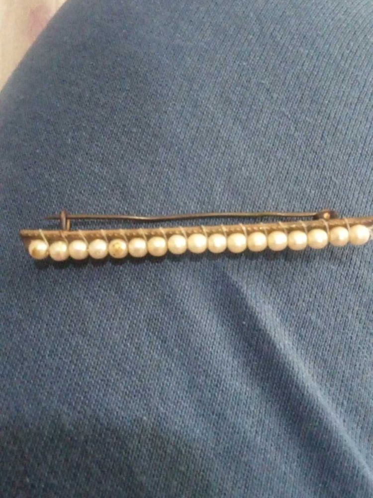 Vintage faux Pearl Brooch Pin