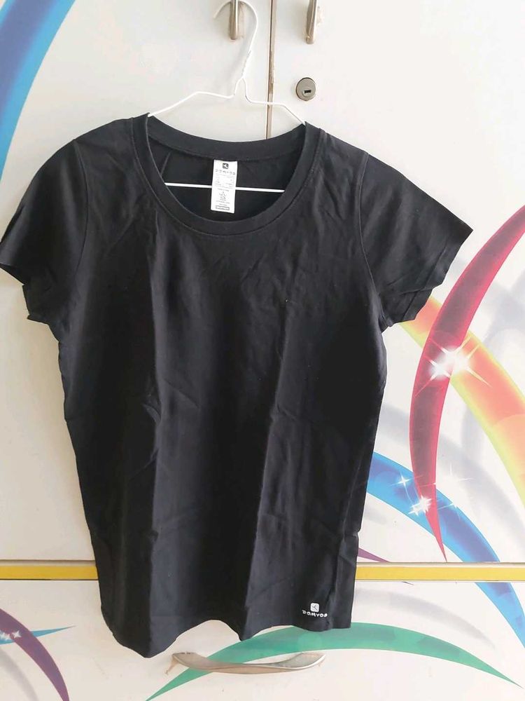 Black Domydos T-Shirt
