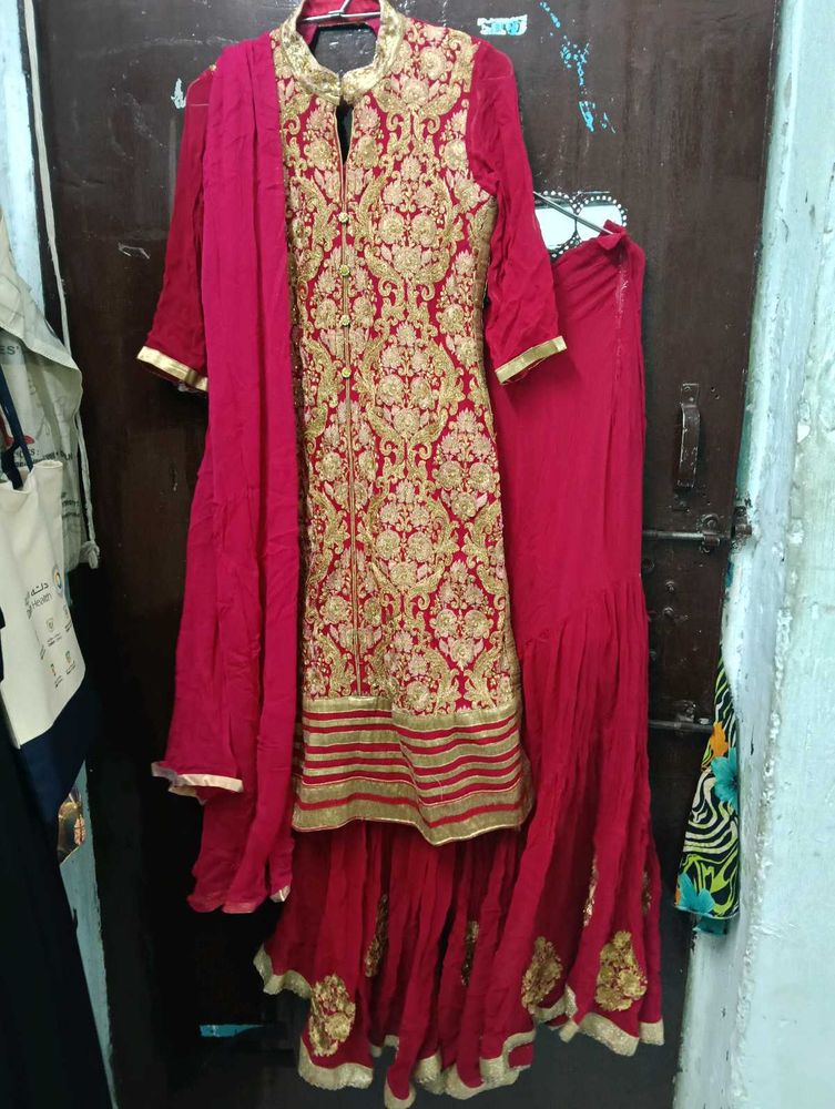 Elegant rose &amp; Gold Embroidered Kurta Set