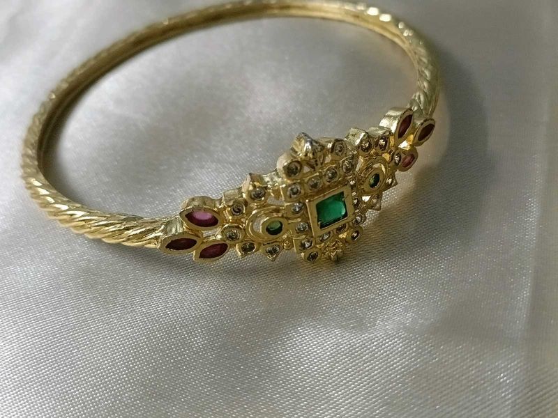 Elegant 22kt Gold Plated Bangle with Green Stone
