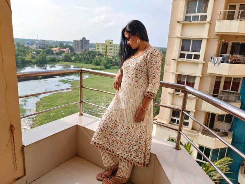 Elegant Printed Kurta Only Cream And Golden Colour