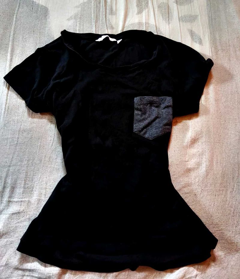 black tshirt⋆˚꩜｡