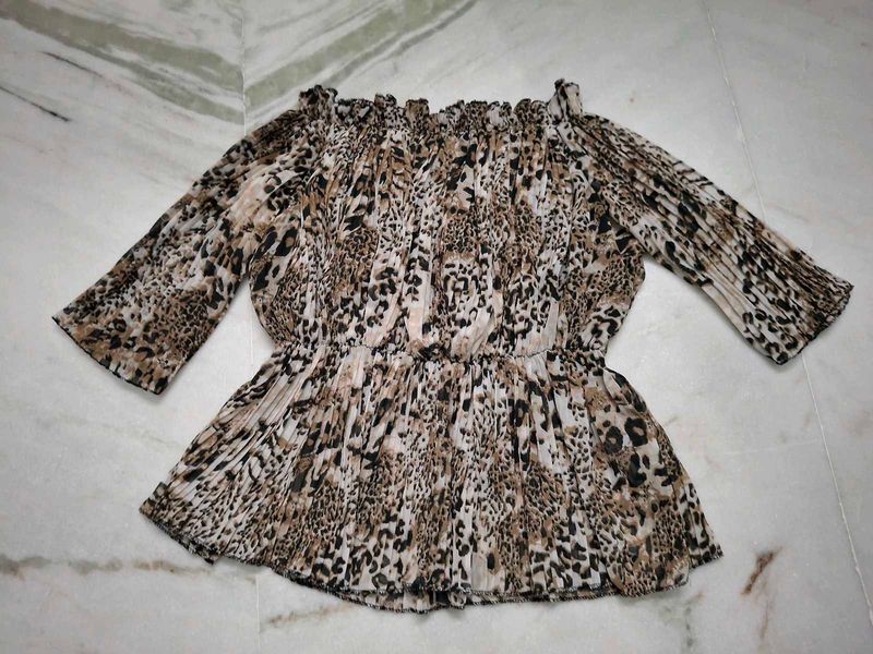 Women's Leopard Print Off-Shoulder Top