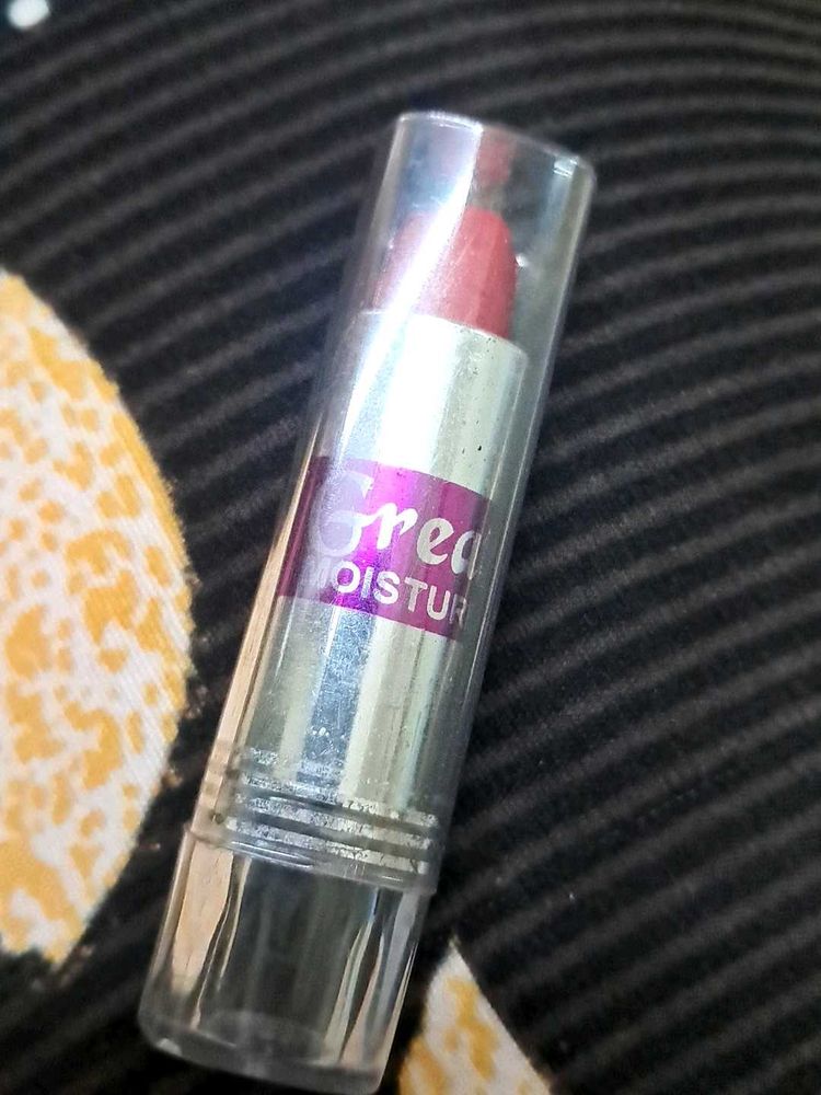 Red color lipstick