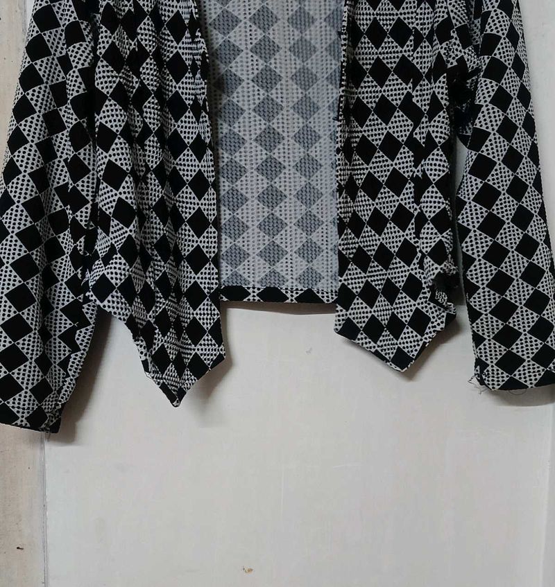 Stylish Black &amp; White Patterned Jacket