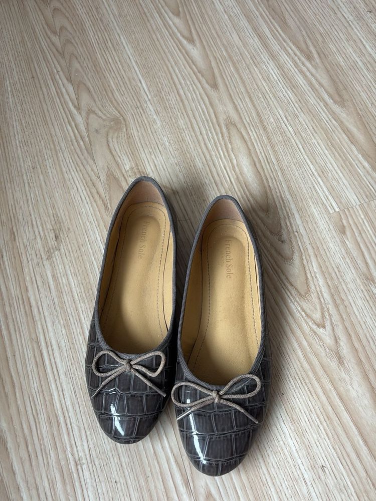 French Sole Ballet Flats