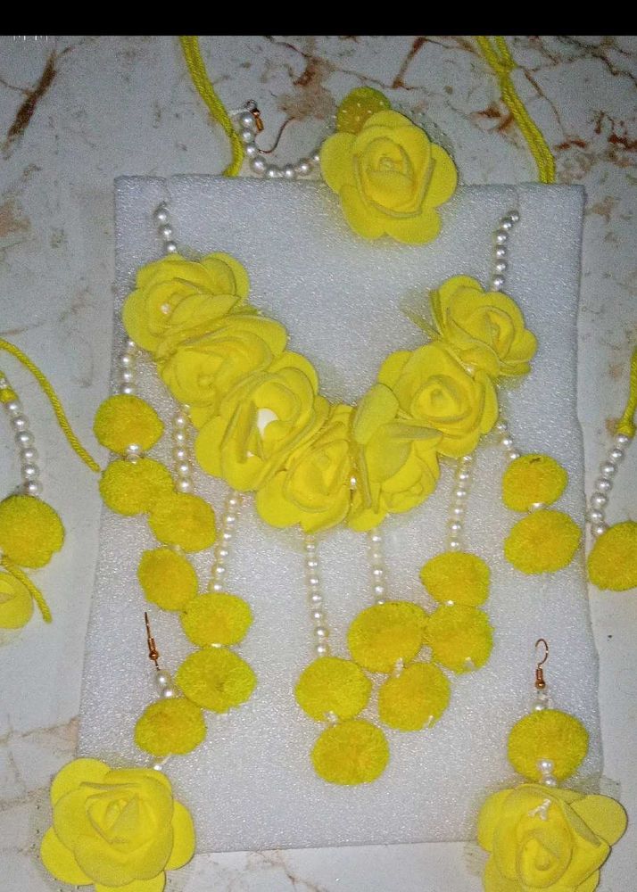 Yellow Floral Jewellery Set