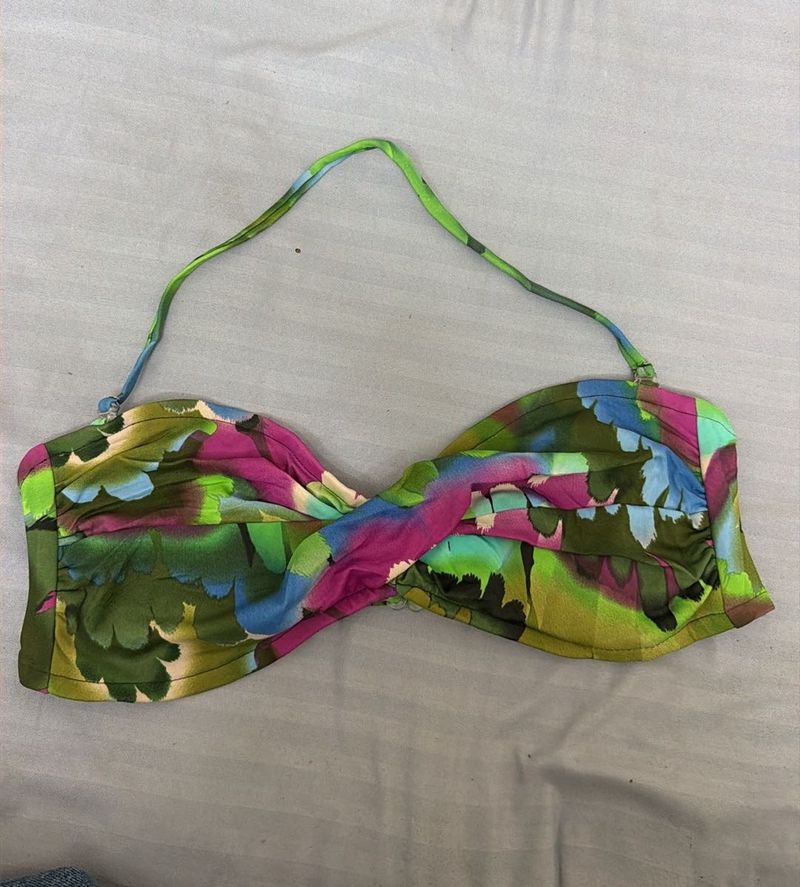 LUXE Vibrant Floral Twist Bikini Top