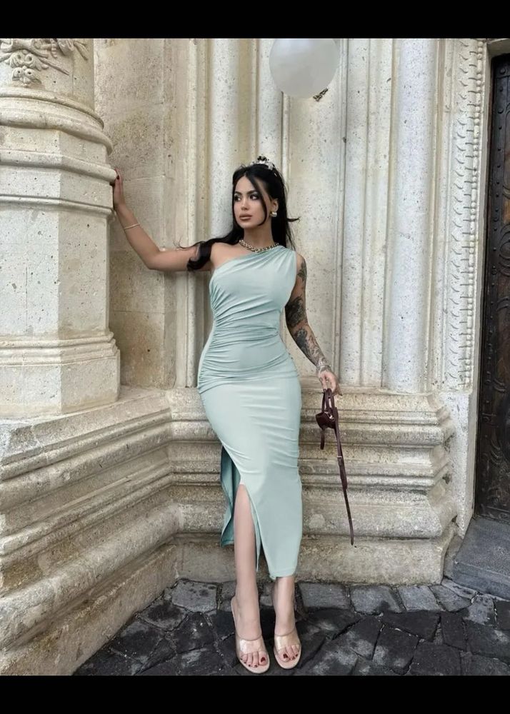Elegant One-Shoulder Dress