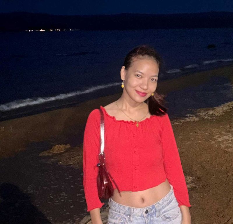 Chic Red Crop Top
