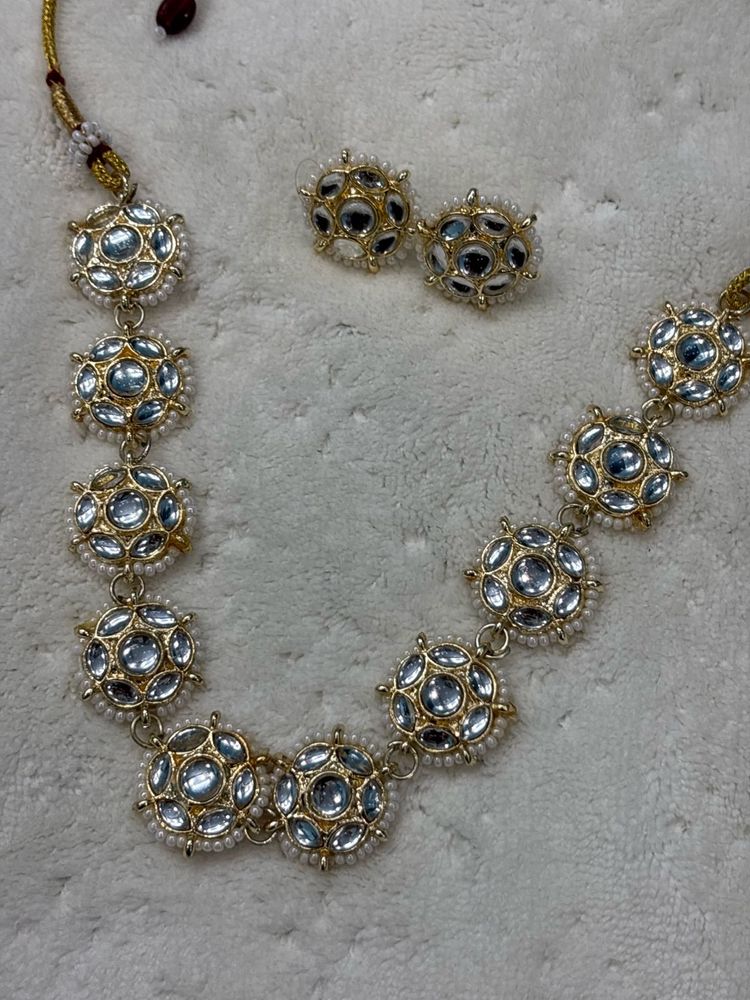 Stunning Kundan Necklace Set with Earrings