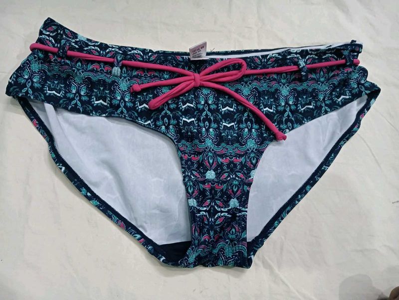 thrift  🫴Bikini 🤎Bottom with Tie Detail