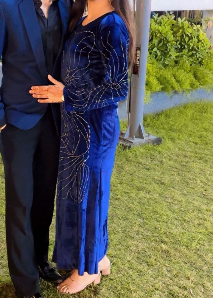 Elegant Royal Blue Velvet Gown