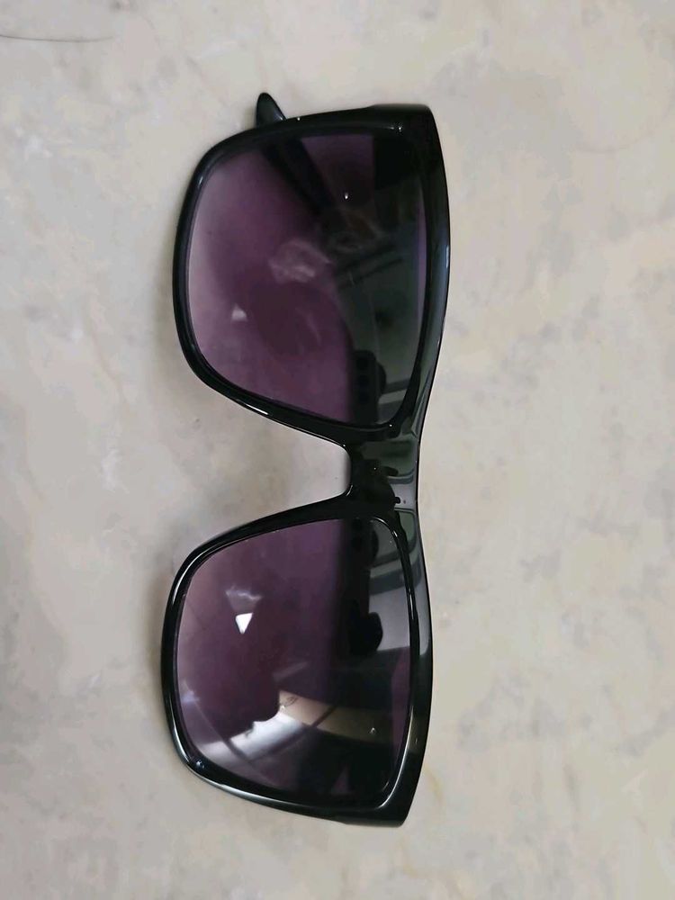 Stylish Black Frame Sunglasses