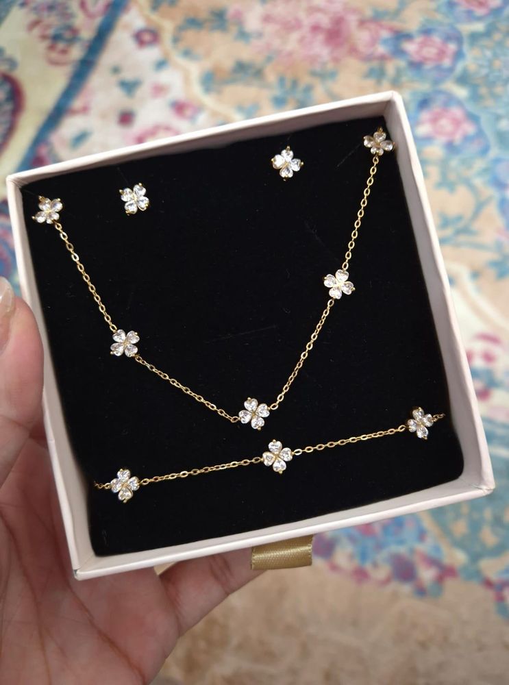 Delicate Flower Jewelry Set
