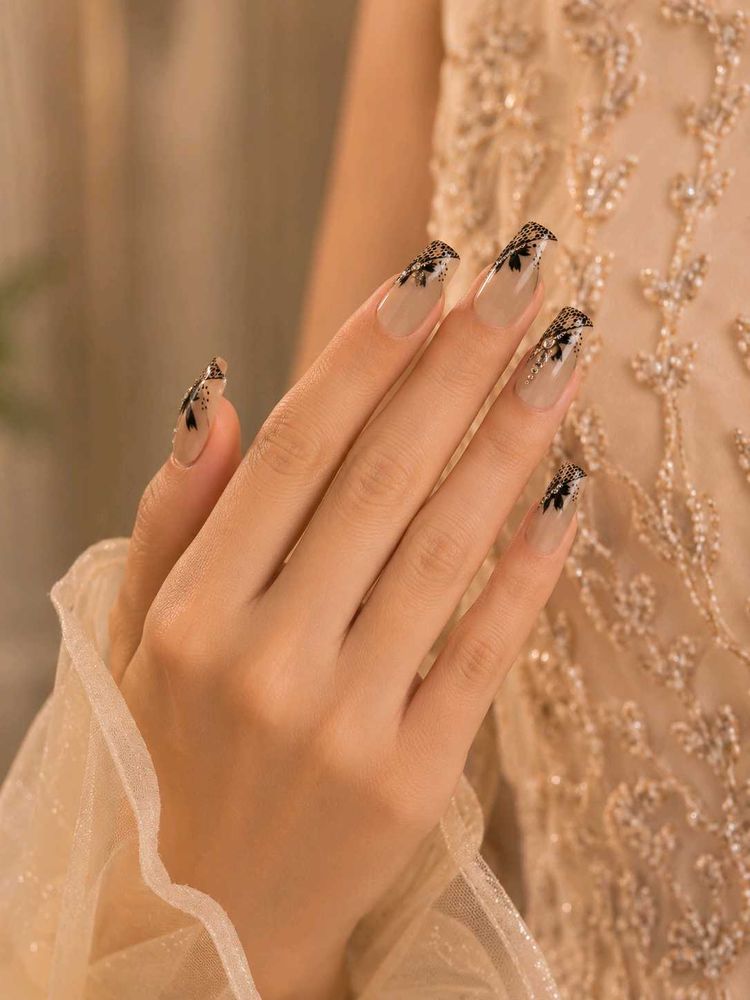 Elegant Black Lace Press-On Nails