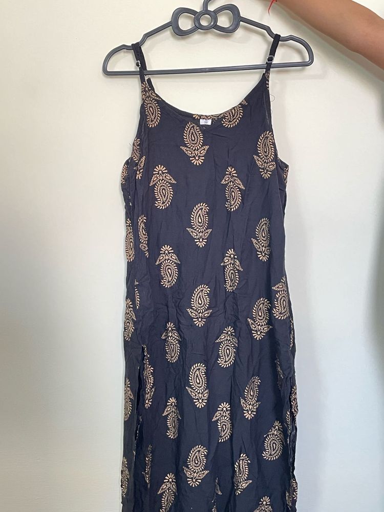 Sleeveless black kurti