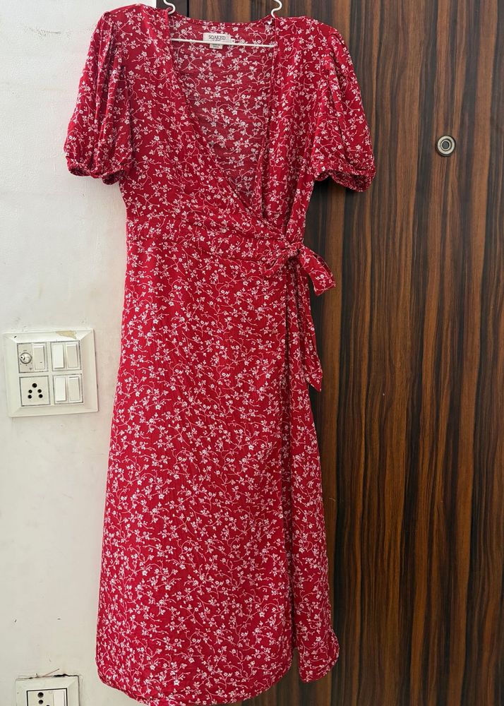 Chic Red Floral Wrap Dress