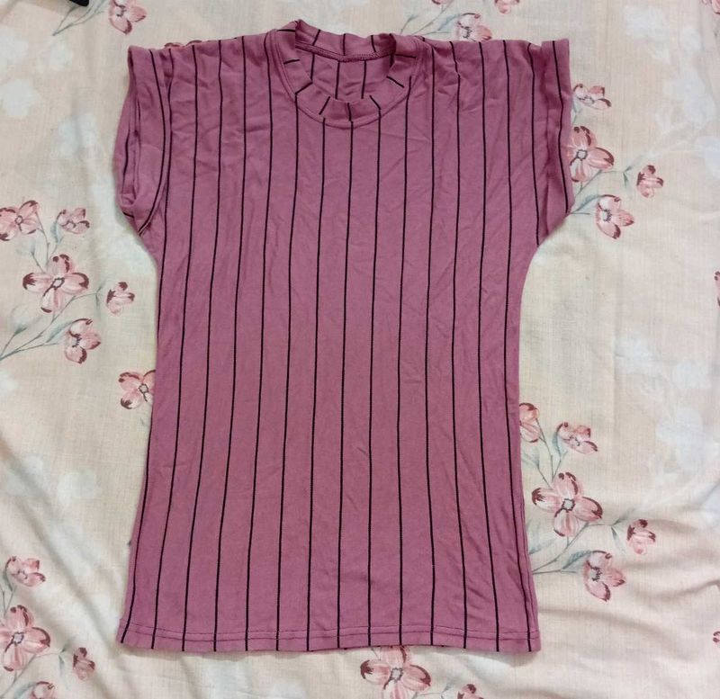 Y2k Striped pink t-shirt🪽
