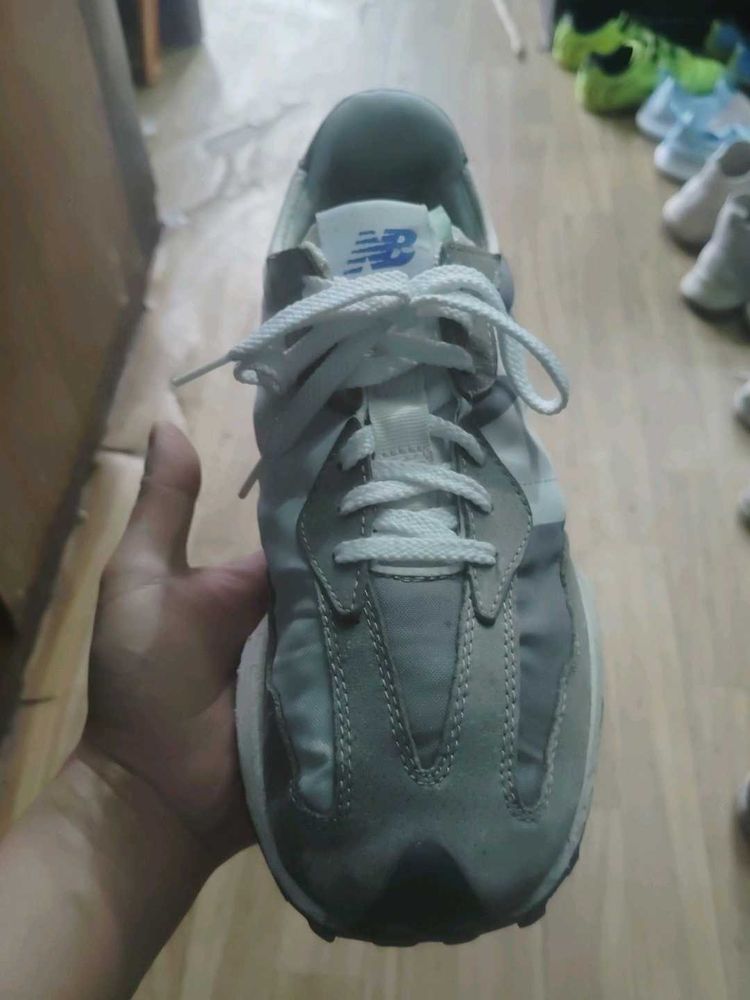 New Balance 327 Sneakers