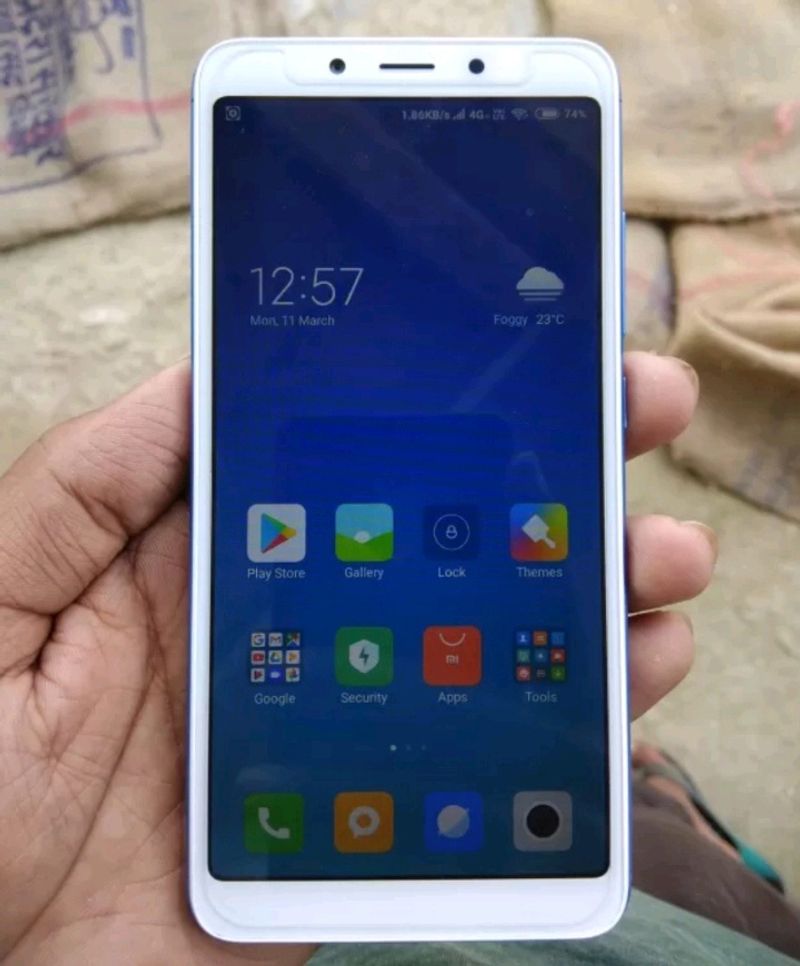 Redmi 6 (Gold, 32 GB) (3 GB RAM)