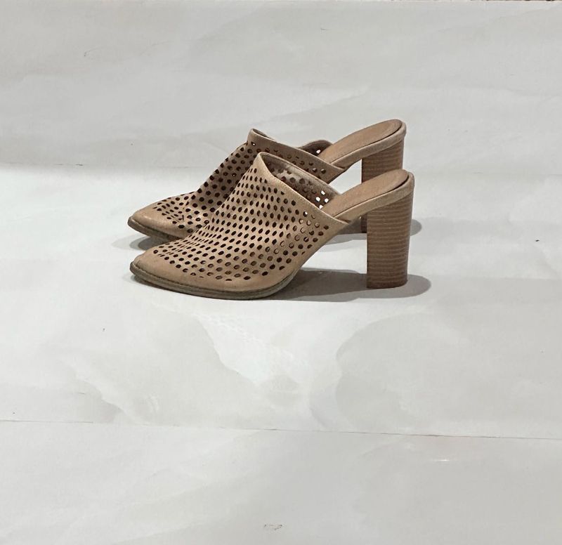 New Chic Tan Heeled Mules