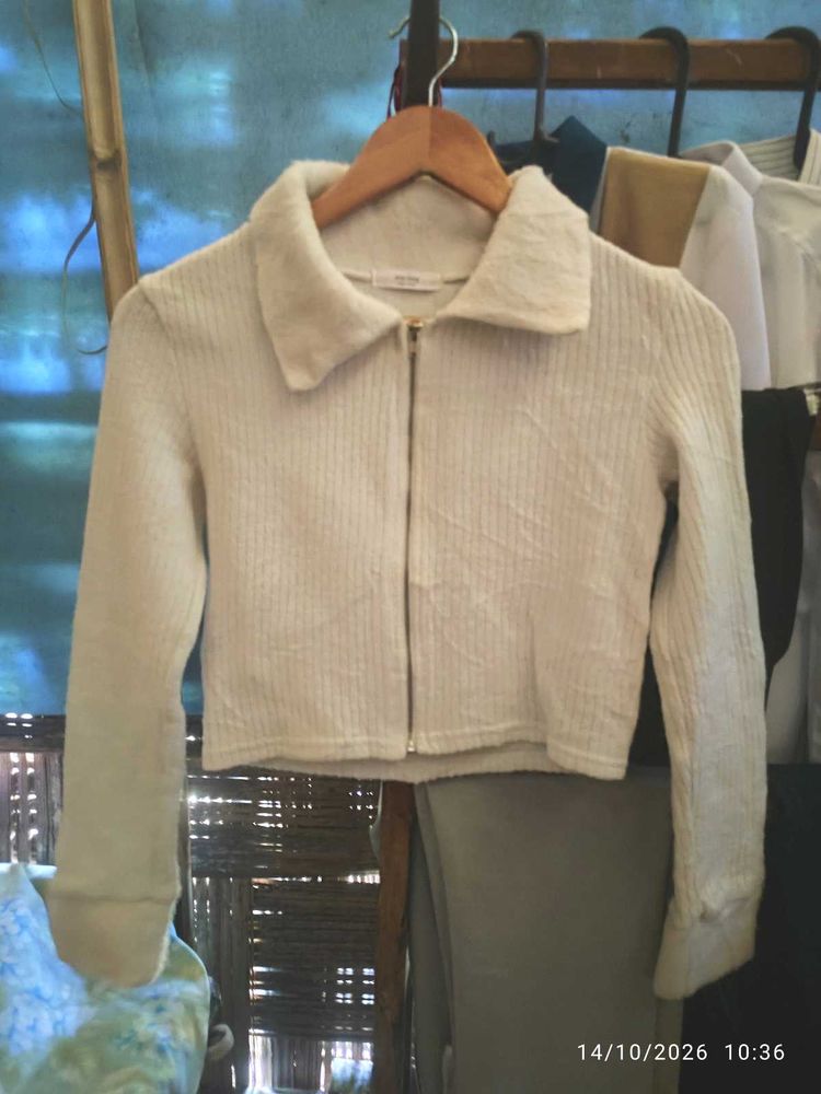 Cozy Cropped Zip-Up Sweater