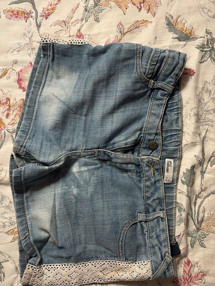 ' Denim Shorts with Lace Trim