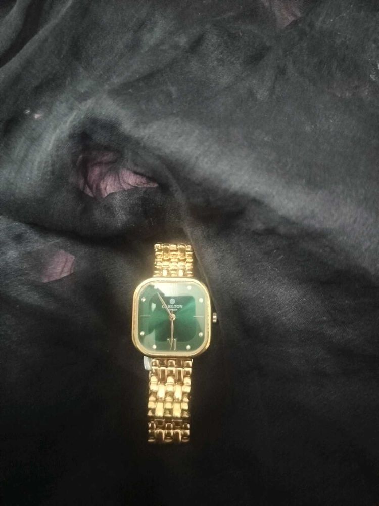 Elegant Gold &amp; Green Carlton Watch