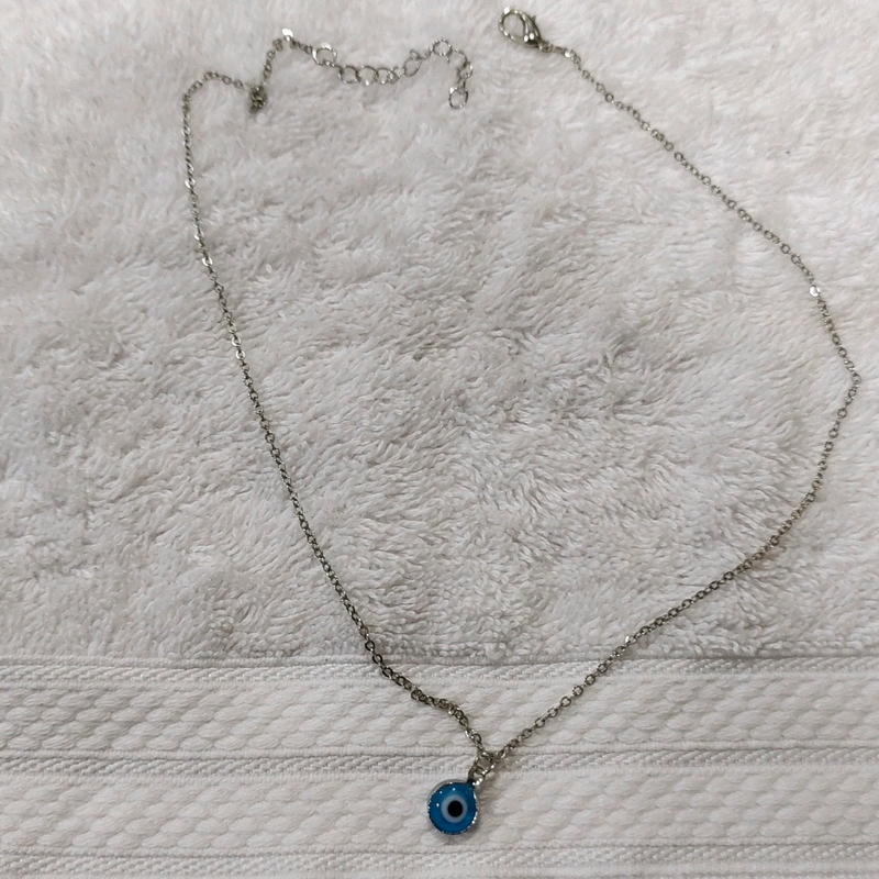 Evil eye pendant and chain