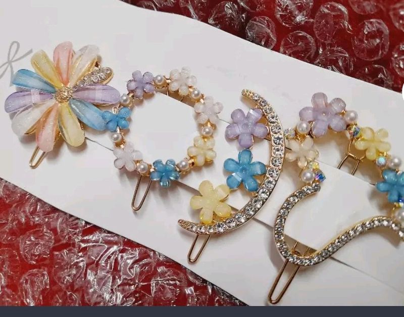 Brand New ** Hair Clip Set Of 4 ... Beautiful ❤️