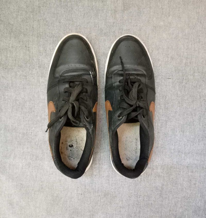 Casual Black &amp; Brown Sneakers