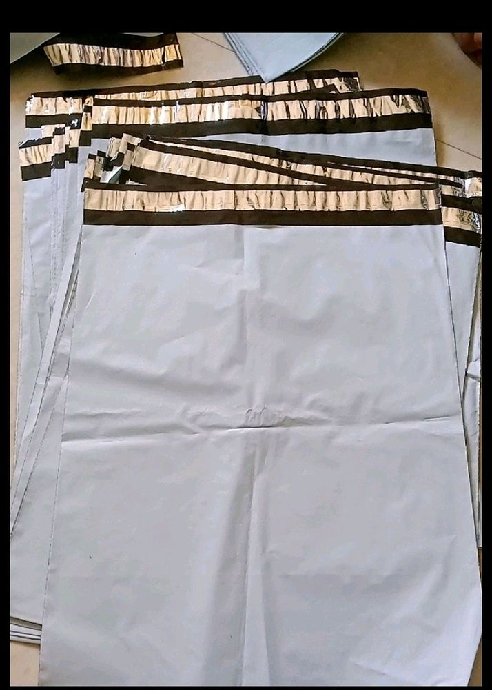 100 Medium Size Shipping Bags