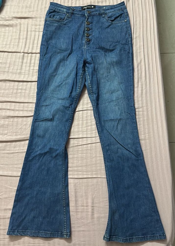 Flared Button-Up Bootcut Blue Jeans