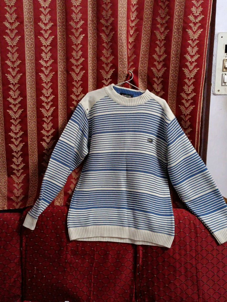 Good Condition Warm Sweater For Men