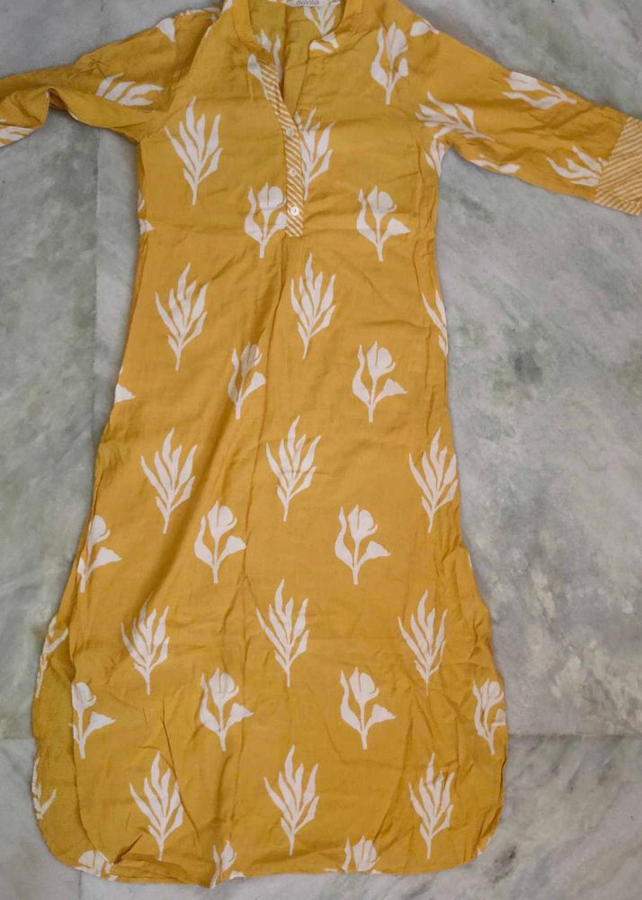 Avaasa Set brand Yellow Floral Print Kurta