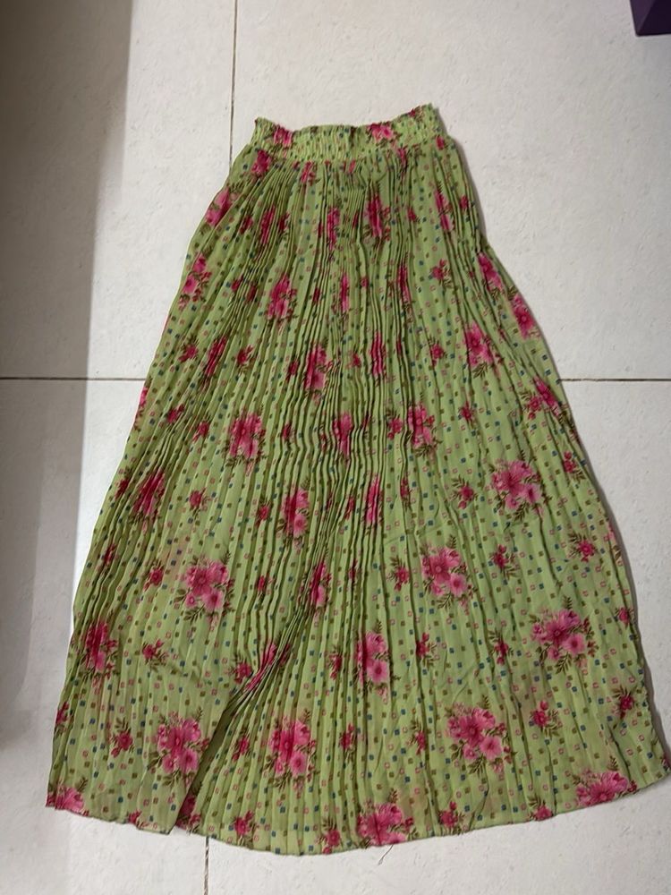 Flowy Floral Pleated Skirt