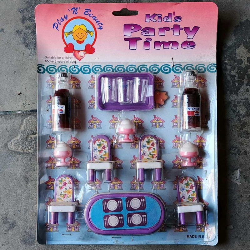 Kids Party Time Dollhouse Dining Set