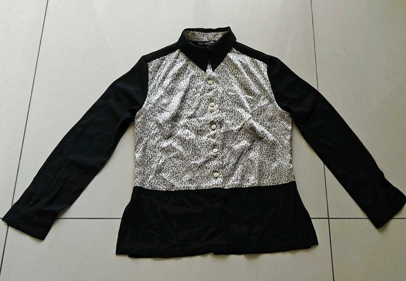 Chic Leopard Print Button-Up Shirt