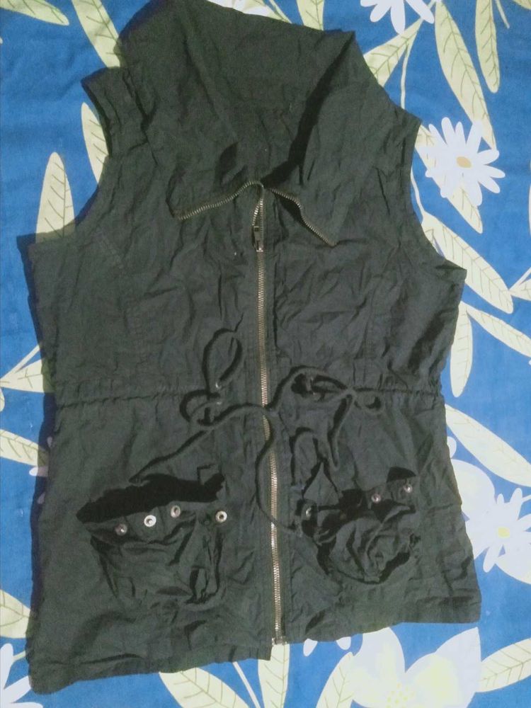 Sleeveless Hooded Jacket