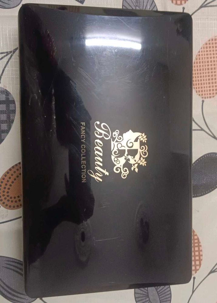 stunning make-up kit