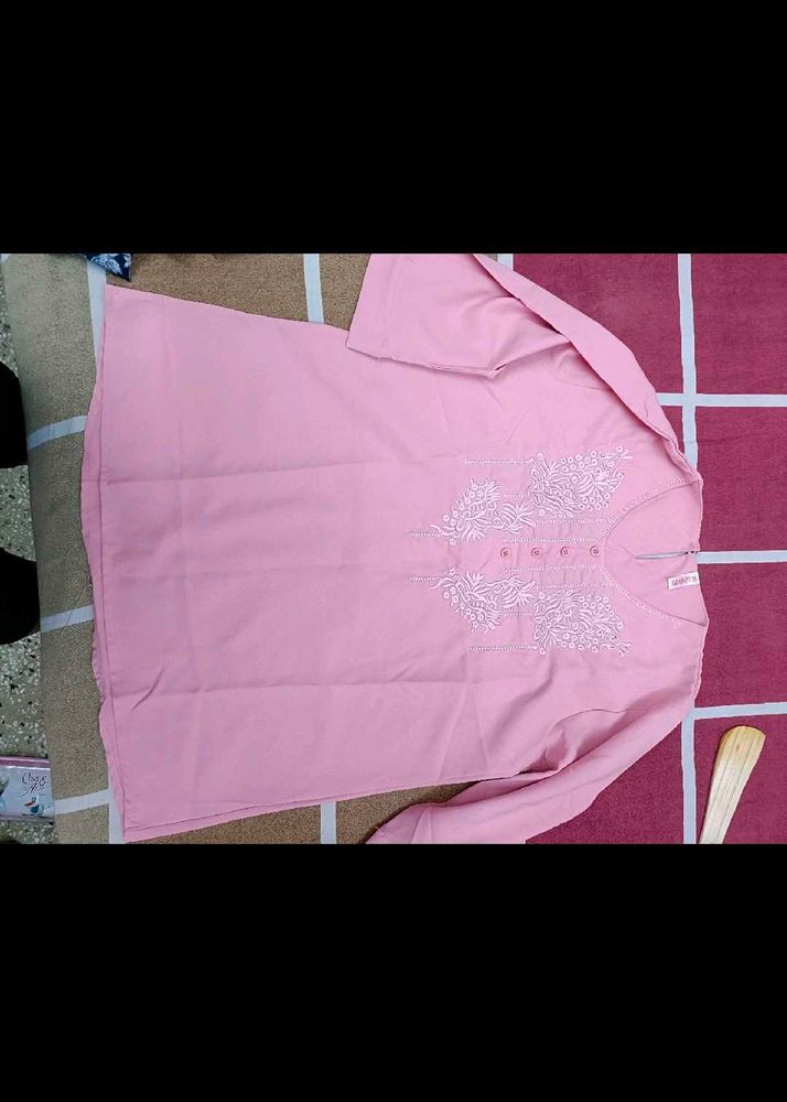 Pink Embroidered Kurta/ Tunic in L 40 size